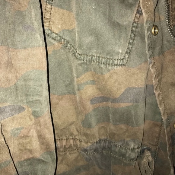 Aritzia Trooper Jacket Camo Print - Picture 2 of 3